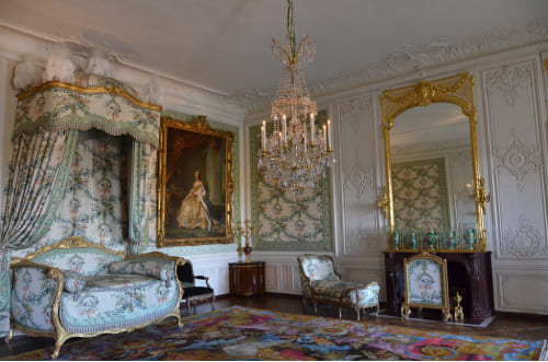 versailles king bedroom